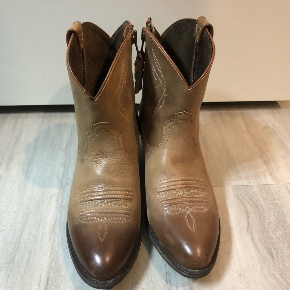 Ariat cowboy booties